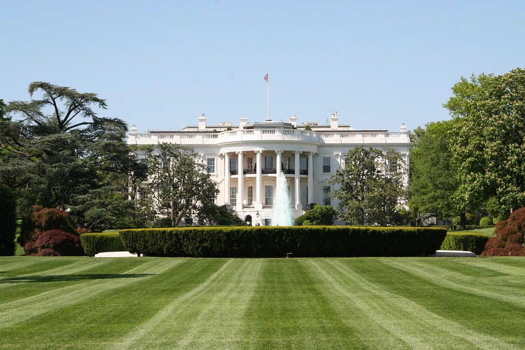 White House in Utter Chaos as Amazon Plans to Replace Star Ratings with Tariff Prices on Imported Goods
